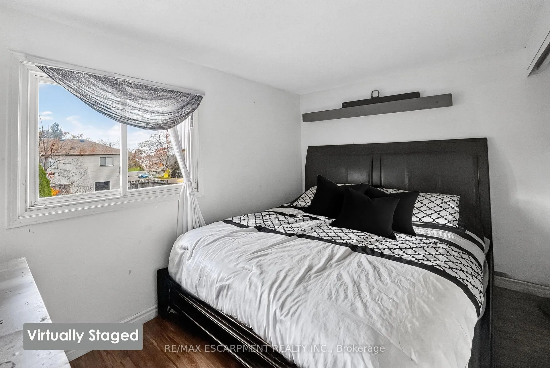 Photo 47 of 4 Pleasant Grove Terrace, Grimsby, Grimsby East — HOMEH