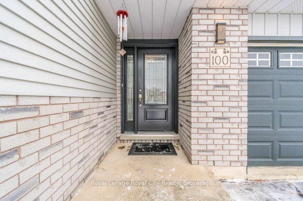 Photo 1 of 100 Windsor Drive, Brant, South Dumfries — HOMEH