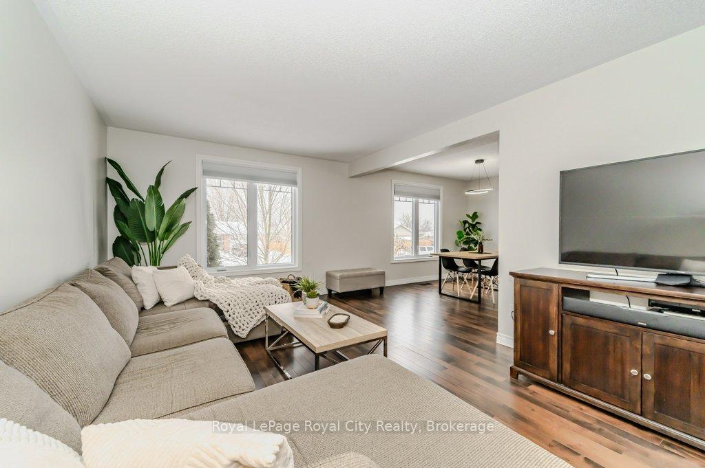 Photo 4 of 100 Windsor Drive, Brant, South Dumfries — HOMEH