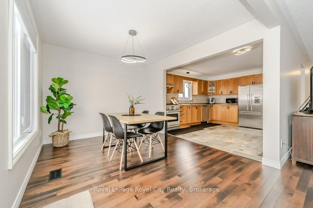 Photo 7 of 100 Windsor Drive, Brant, South Dumfries — HOMEH