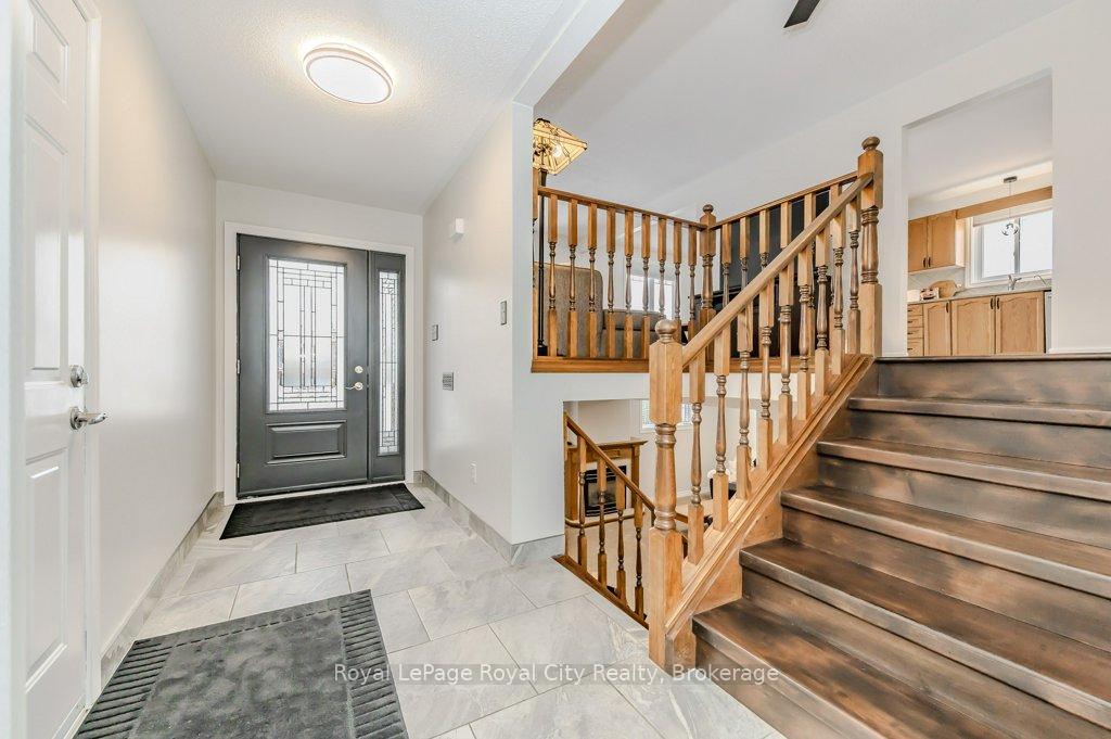 Photo 9 of 100 Windsor Drive, Brant, South Dumfries — HOMEH