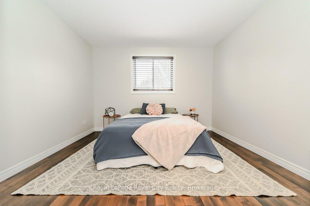 Photo 11 of 100 Windsor Drive, Brant, South Dumfries — HOMEH
