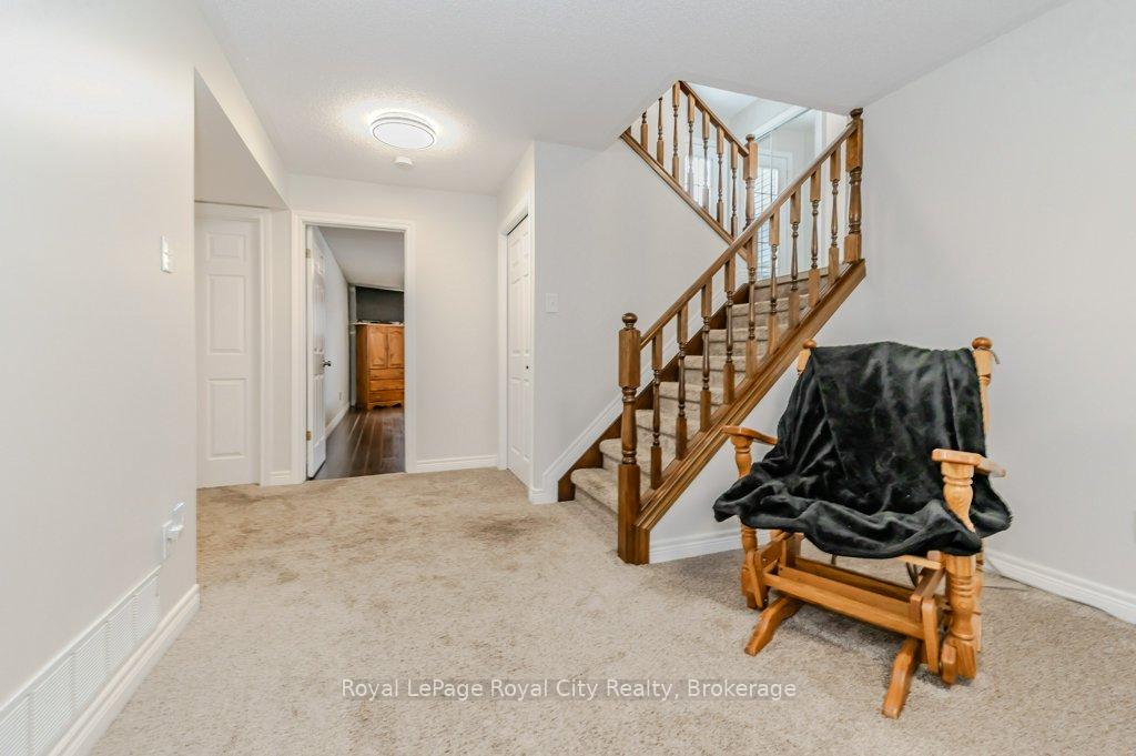 Photo 16 of 100 Windsor Drive, Brant, South Dumfries — HOMEH