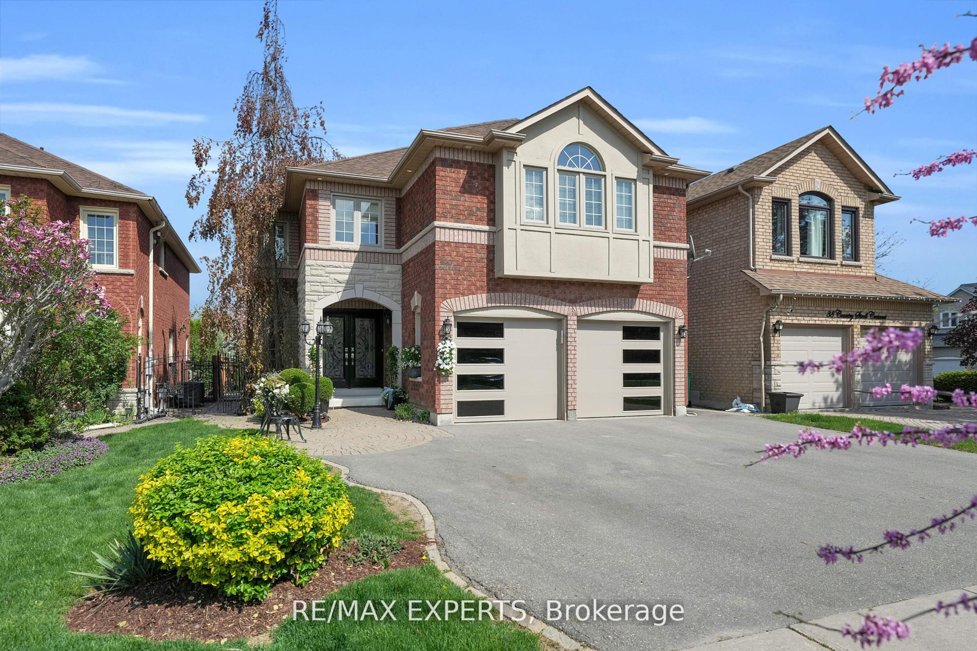 Front of 36 Country Stroll Crescent