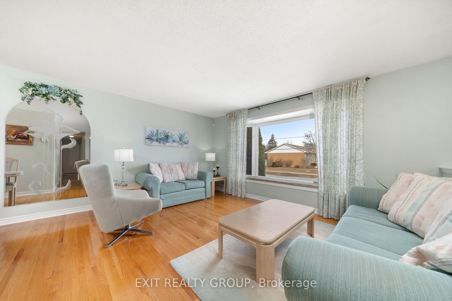 Photo 5 of 129 Leland Drive, Belleville, Belleville Ward — HOMEH