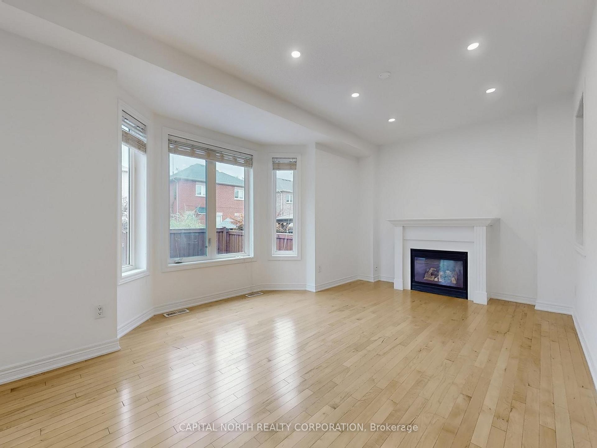 Photo 3 of 29 Begonia Crescent, Brampton, Northwest Sandalwood Parkway — HOMEH