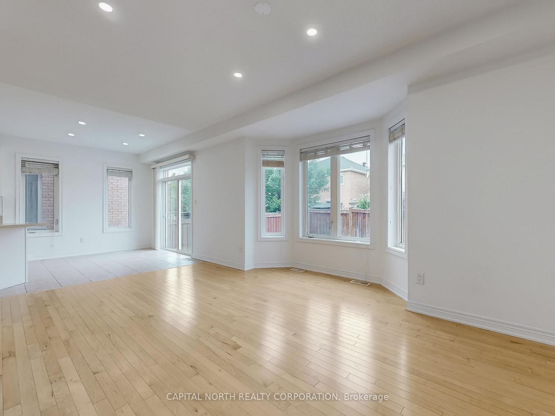 Photo 4 of 29 Begonia Crescent, Brampton, Northwest Sandalwood Parkway — HOMEH