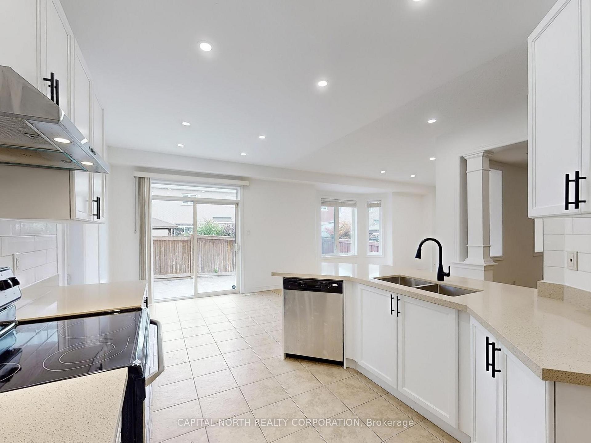 Photo 9 of 29 Begonia Crescent, Brampton, Northwest Sandalwood Parkway — HOMEH