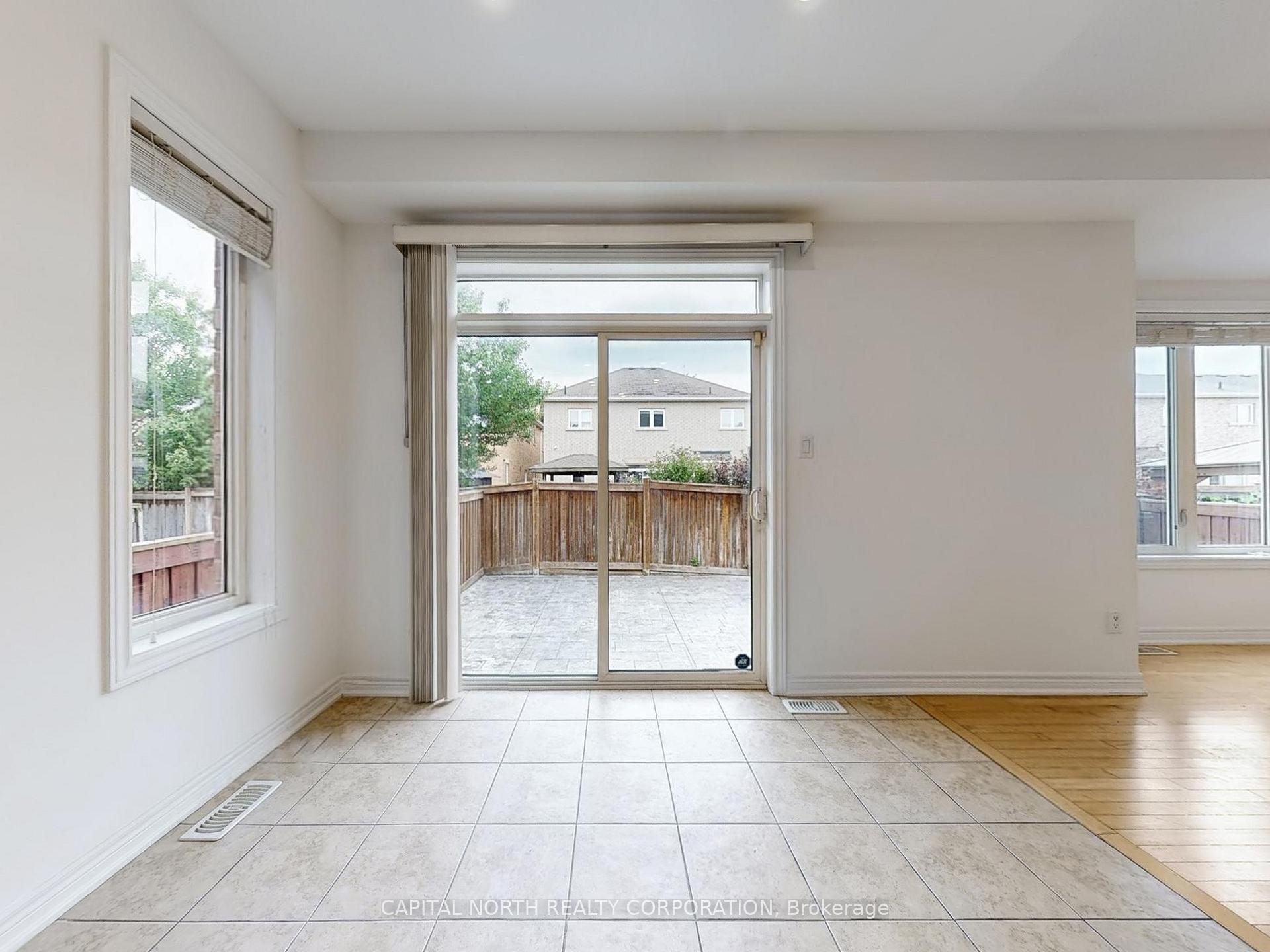 Photo 11 of 29 Begonia Crescent, Brampton, Northwest Sandalwood Parkway — HOMEH