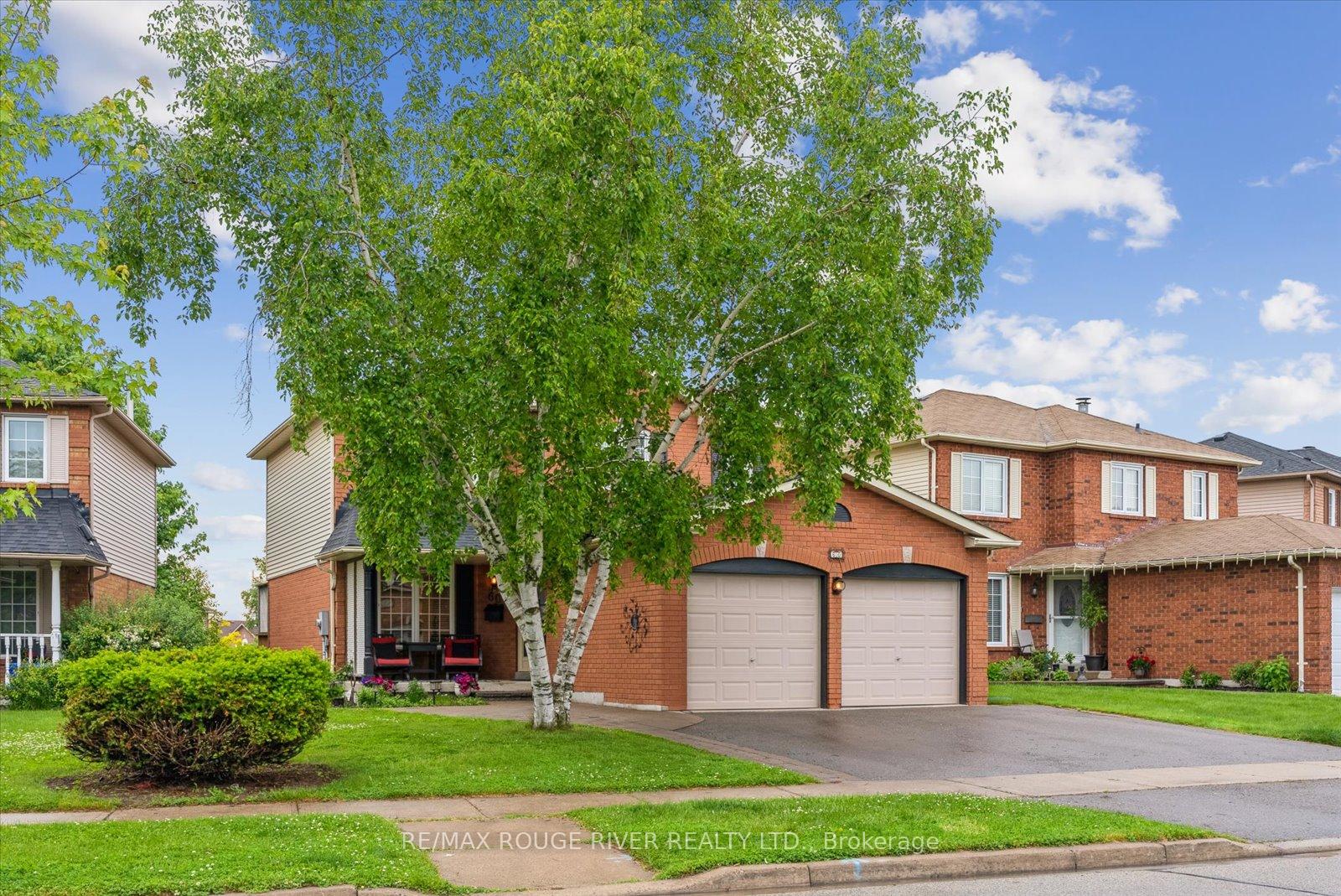 Photo 2 of 60 Bonnycastle Drive, Clarington, Bowmanville — HOMEH
