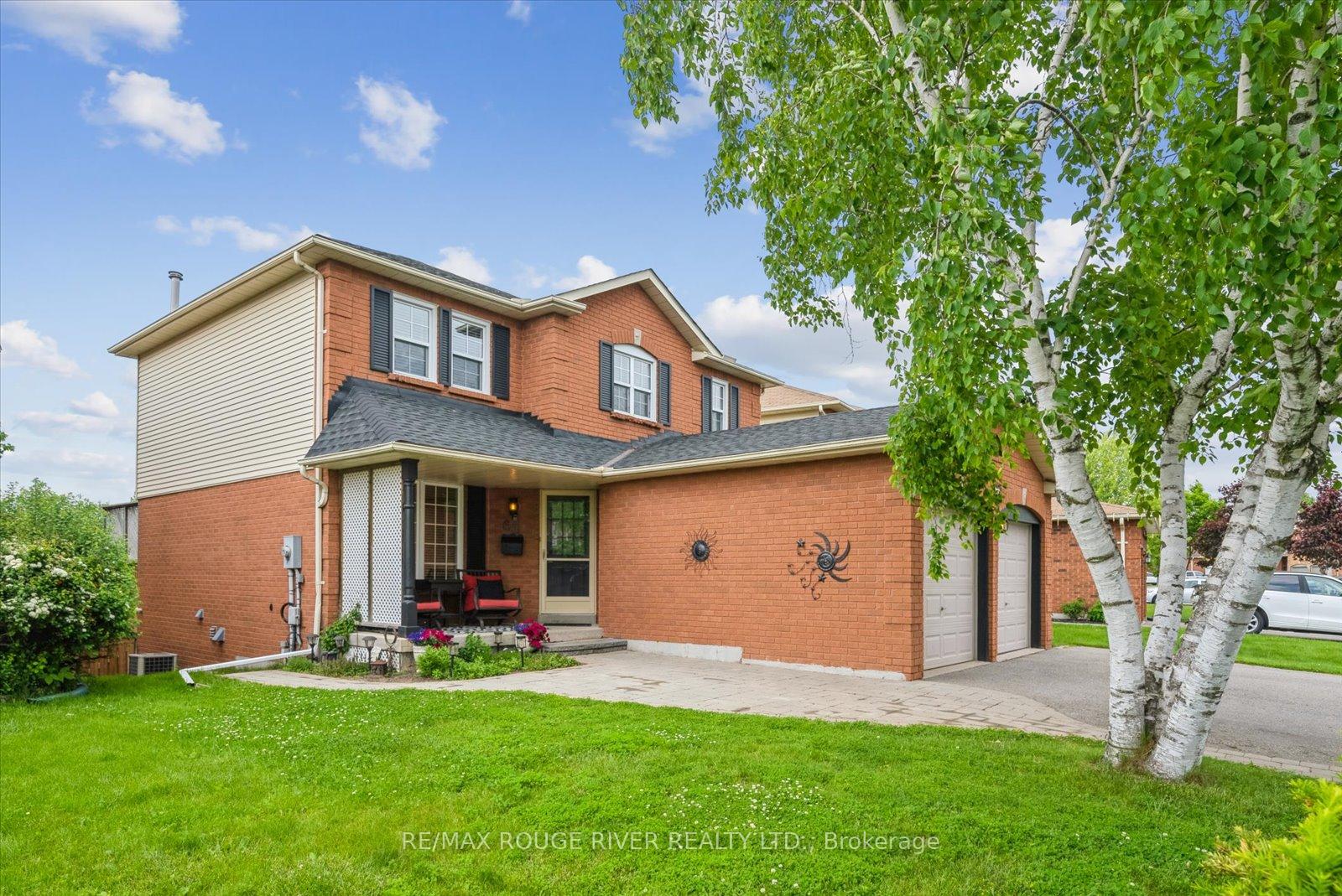 Photo 3 of 60 Bonnycastle Drive, Clarington, Bowmanville — HOMEH