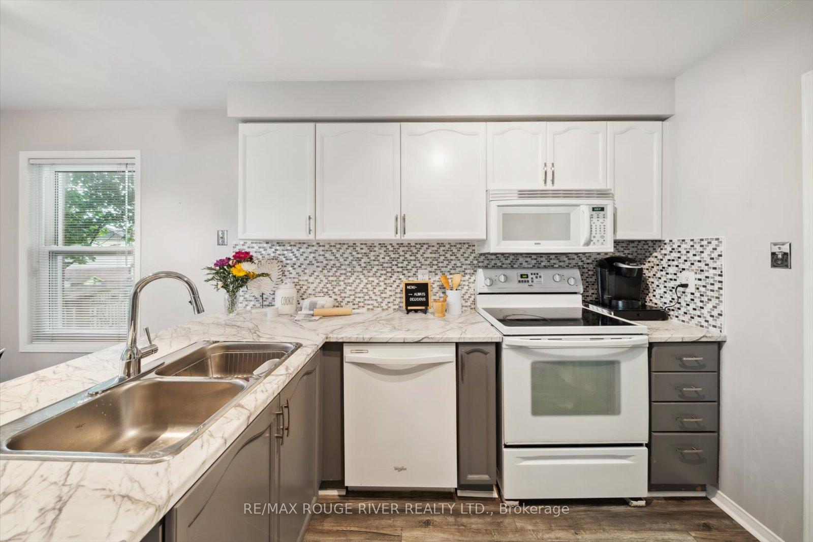 Photo 18 of 60 Bonnycastle Drive, Clarington, Bowmanville — HOMEH