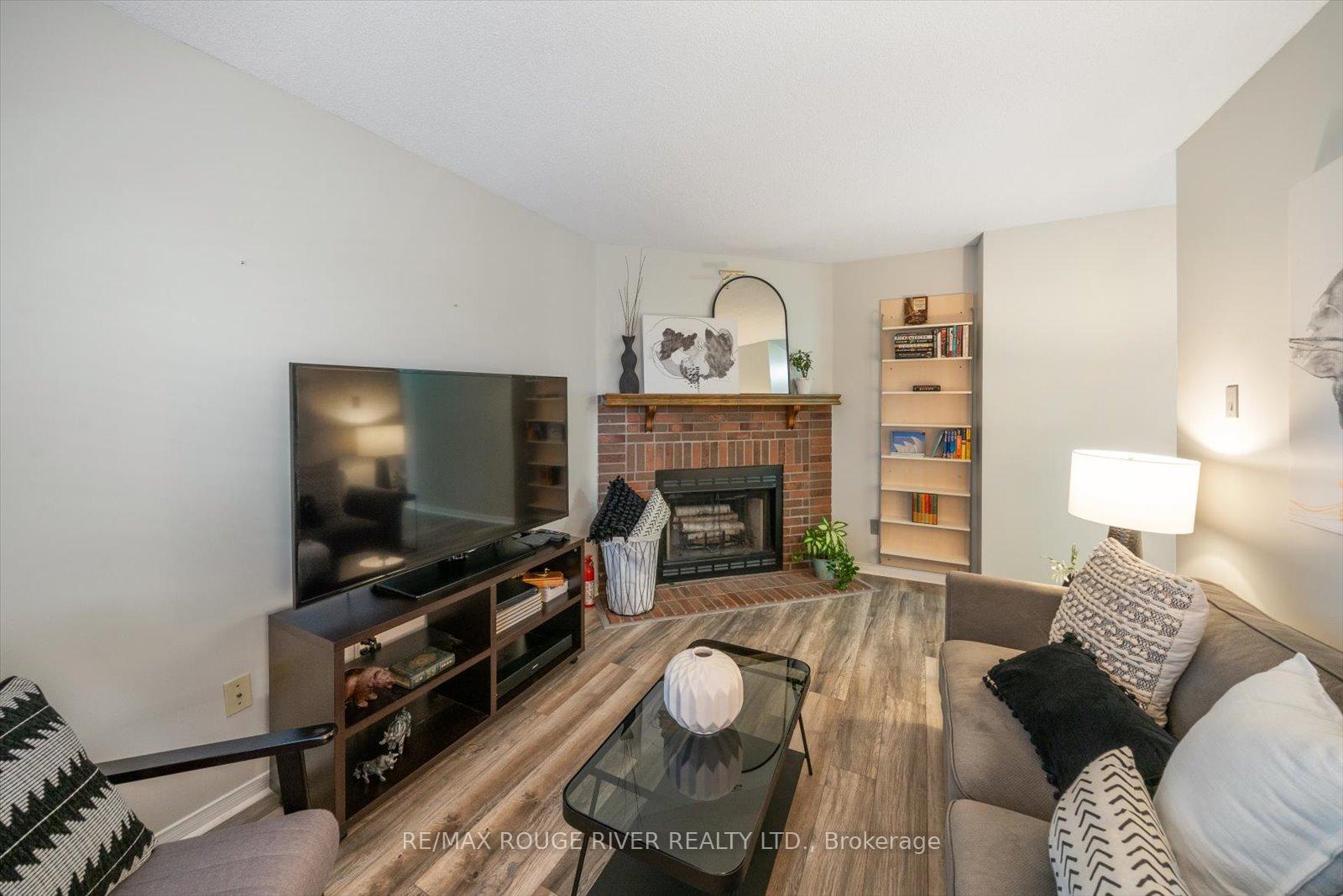 Photo 23 of 60 Bonnycastle Drive, Clarington, Bowmanville — HOMEH