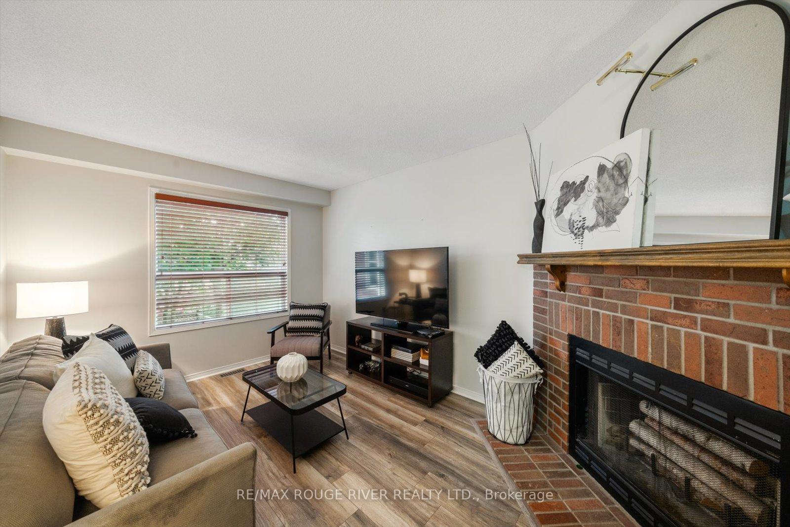 Photo 24 of 60 Bonnycastle Drive, Clarington, Bowmanville — HOMEH