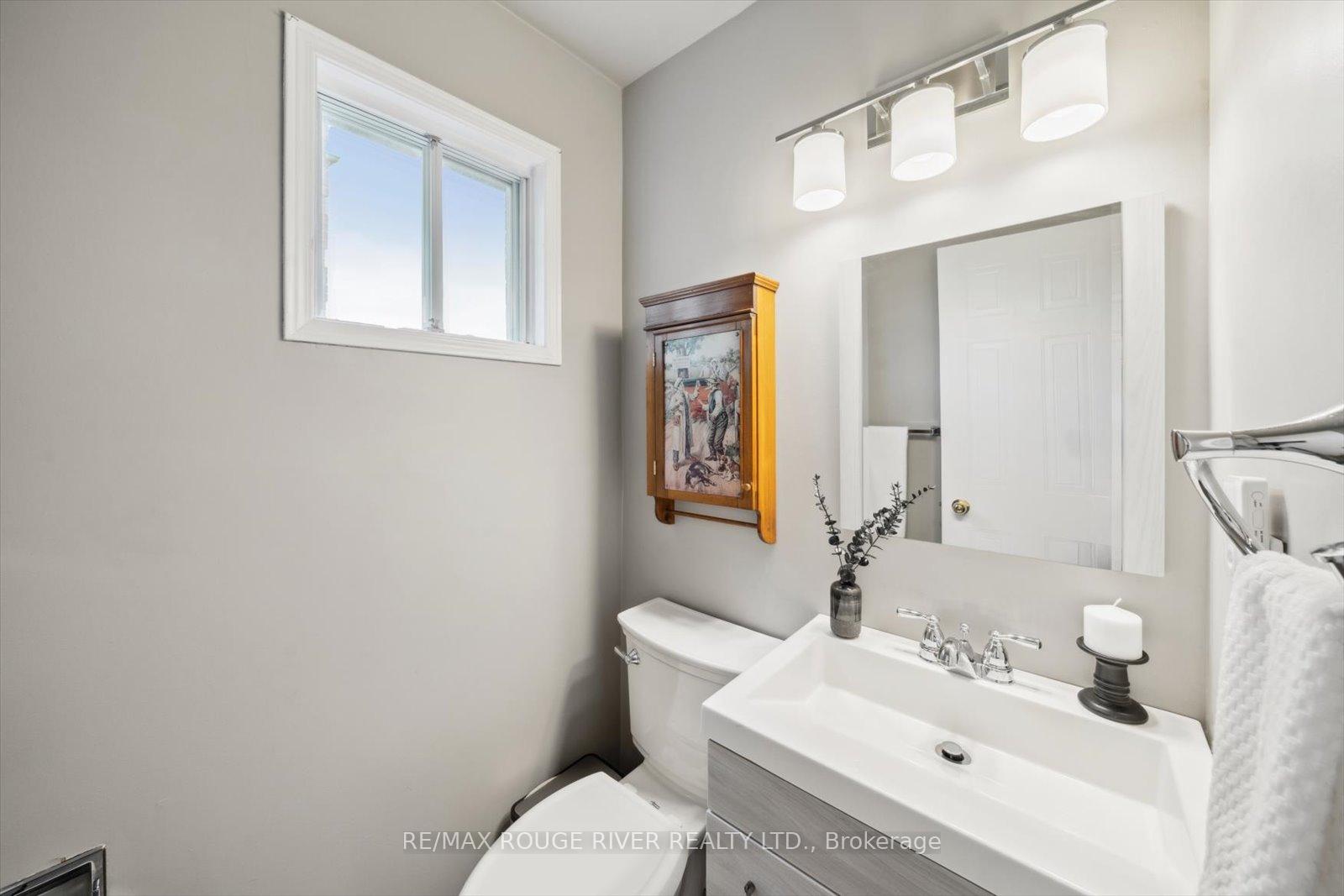 Photo 25 of 60 Bonnycastle Drive, Clarington, Bowmanville — HOMEH
