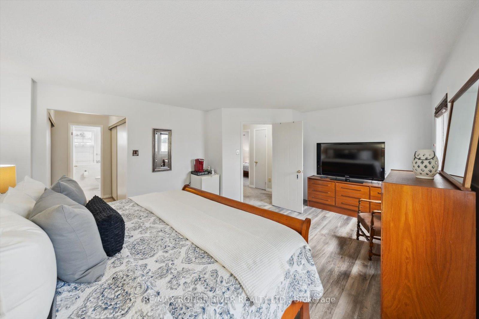 Photo 29 of 60 Bonnycastle Drive, Clarington, Bowmanville — HOMEH