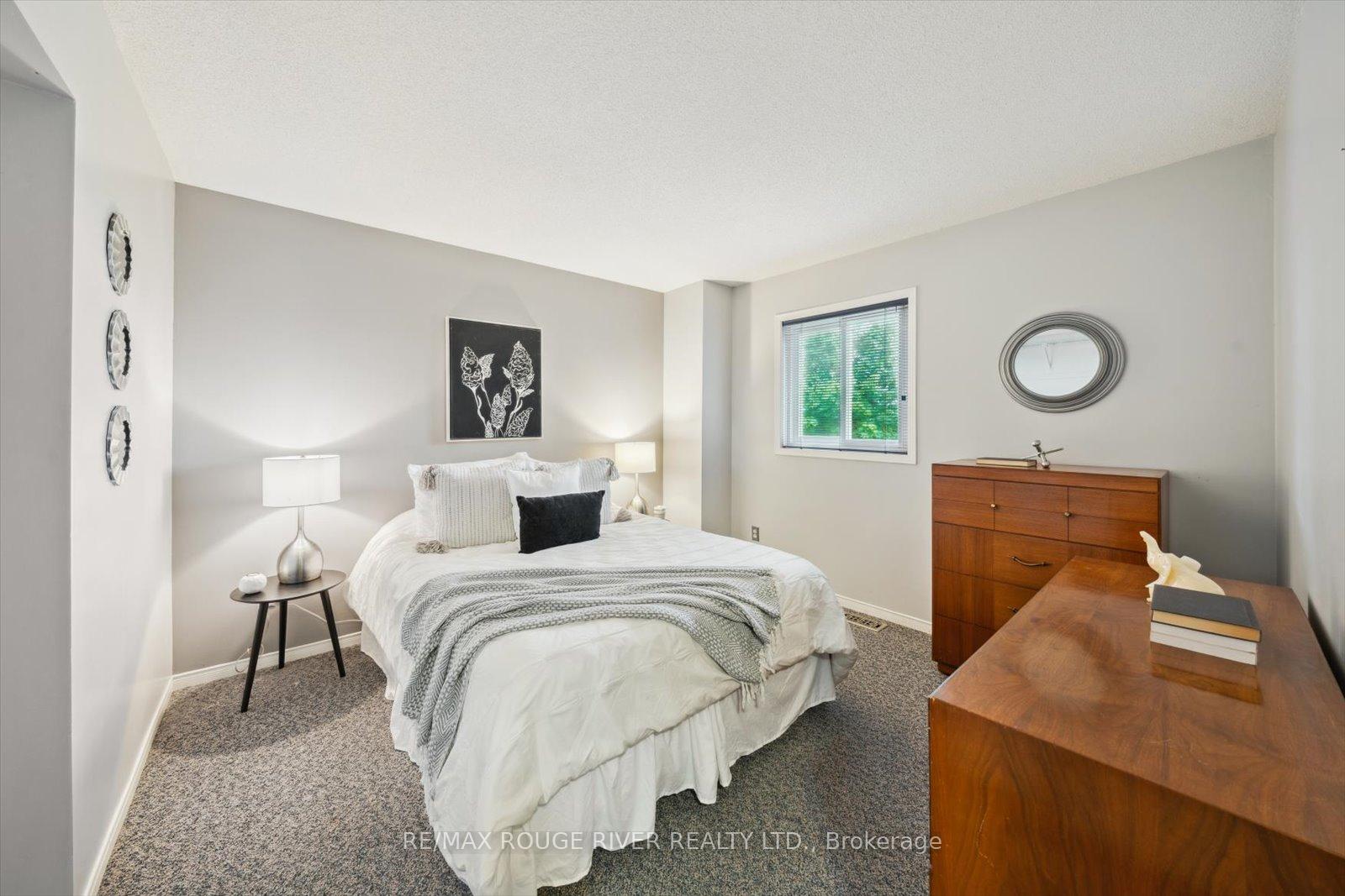 Photo 31 of 60 Bonnycastle Drive, Clarington, Bowmanville — HOMEH