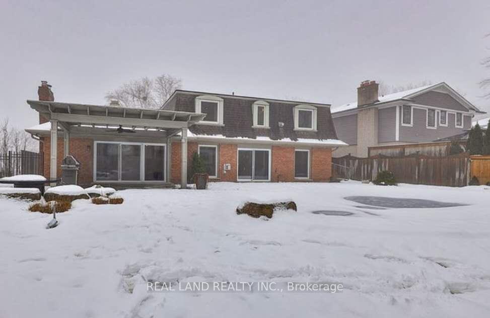 Photo 5 of 2139 Canterbury Drive, Burlington, Tyandaga — HOMEH