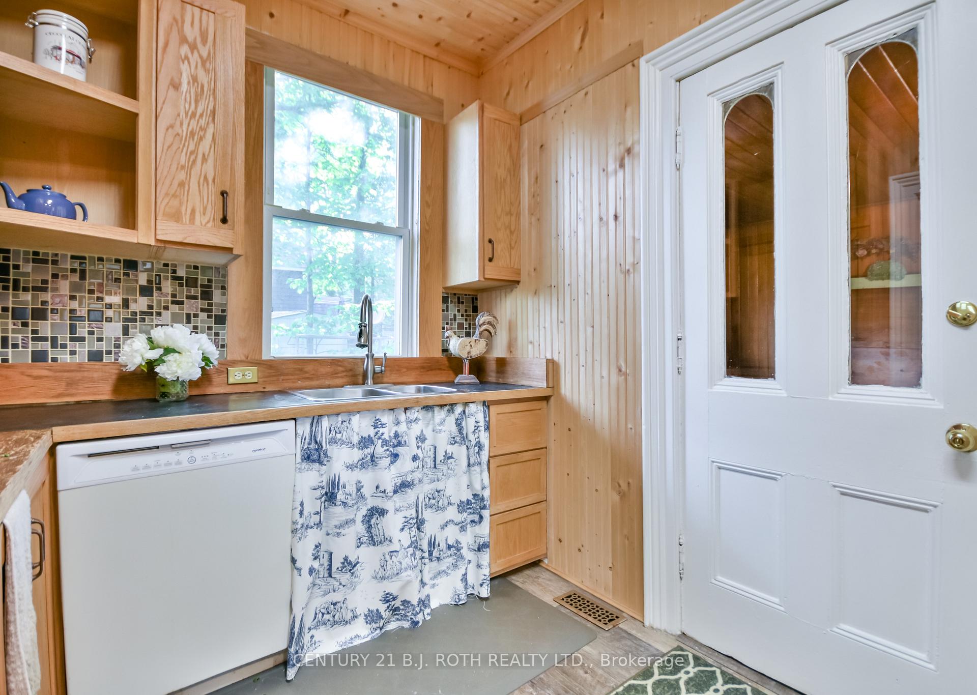 Photo 12 of 791 Bay Street, Gravenhurst, Muskoka (S) — HOMEH