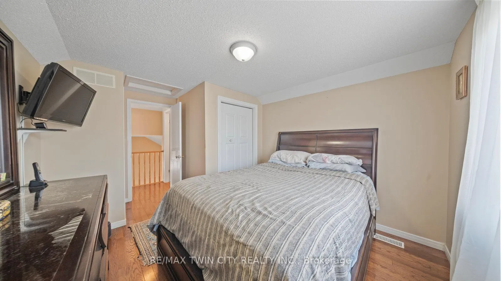 Photo 51 of 38 Sinclair Street, Guelph, Pineridge/Westminster Woods — HOMEH