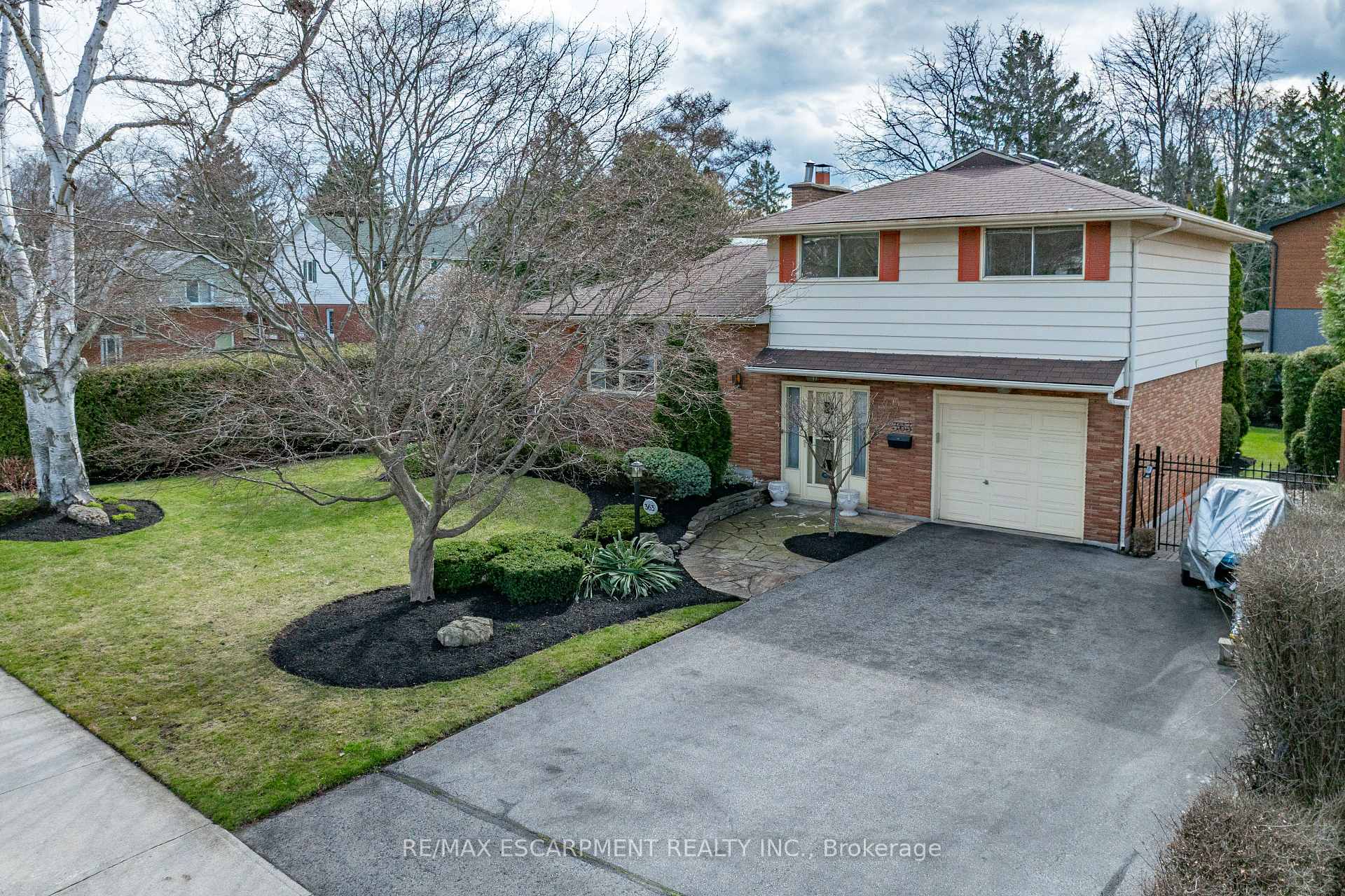 Photo 31 of 363 East Side Crescent, Burlington, Brant — HOMEH