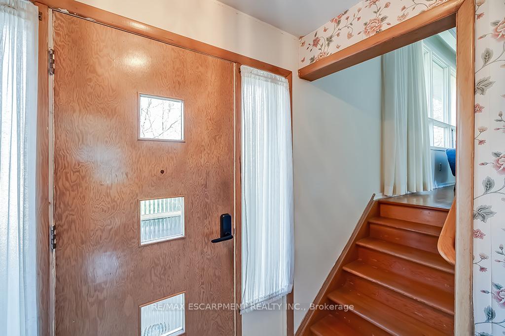 Photo 6 of 363 East Side Crescent, Burlington, Brant — HOMEH