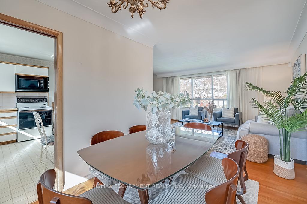 Photo 9 of 363 East Side Crescent, Burlington, Brant — HOMEH