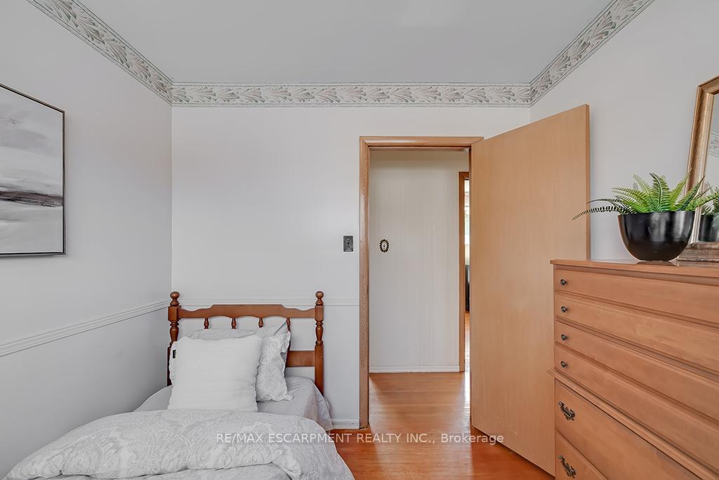 Photo 16 of 363 East Side Crescent, Burlington, Brant — HOMEH