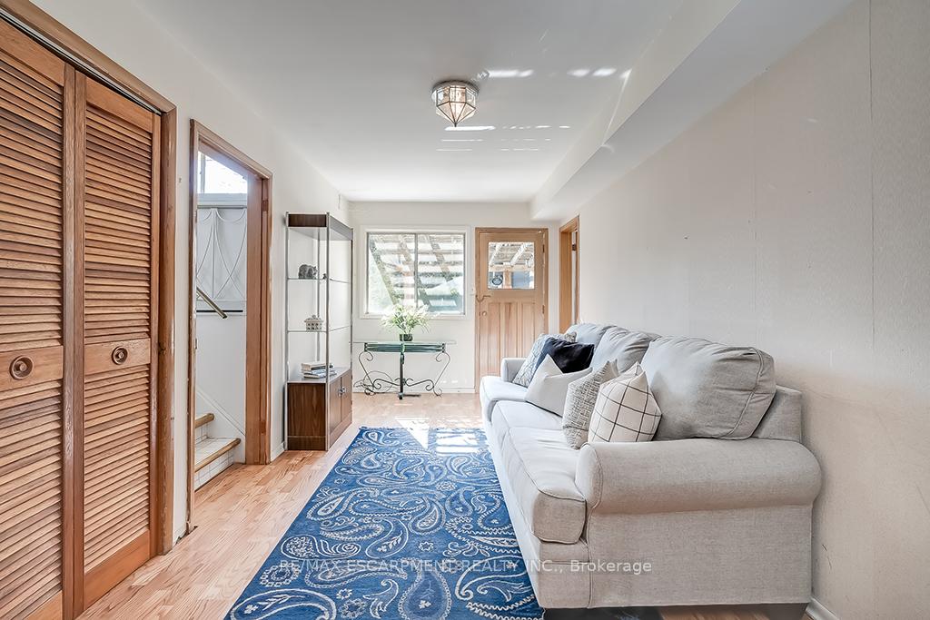 Photo 29 of 363 East Side Crescent, Burlington, Brant — HOMEH