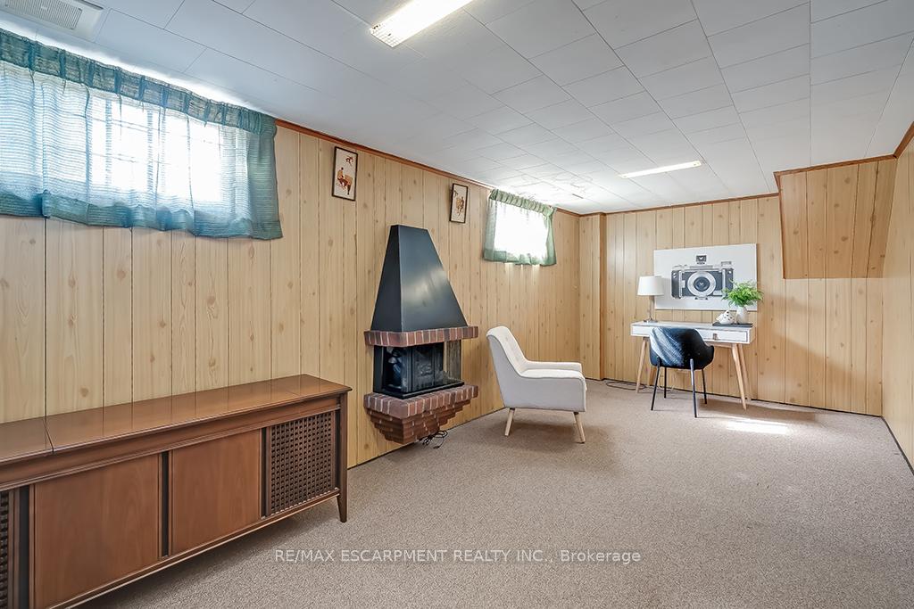 Photo 22 of 363 East Side Crescent, Burlington, Brant — HOMEH