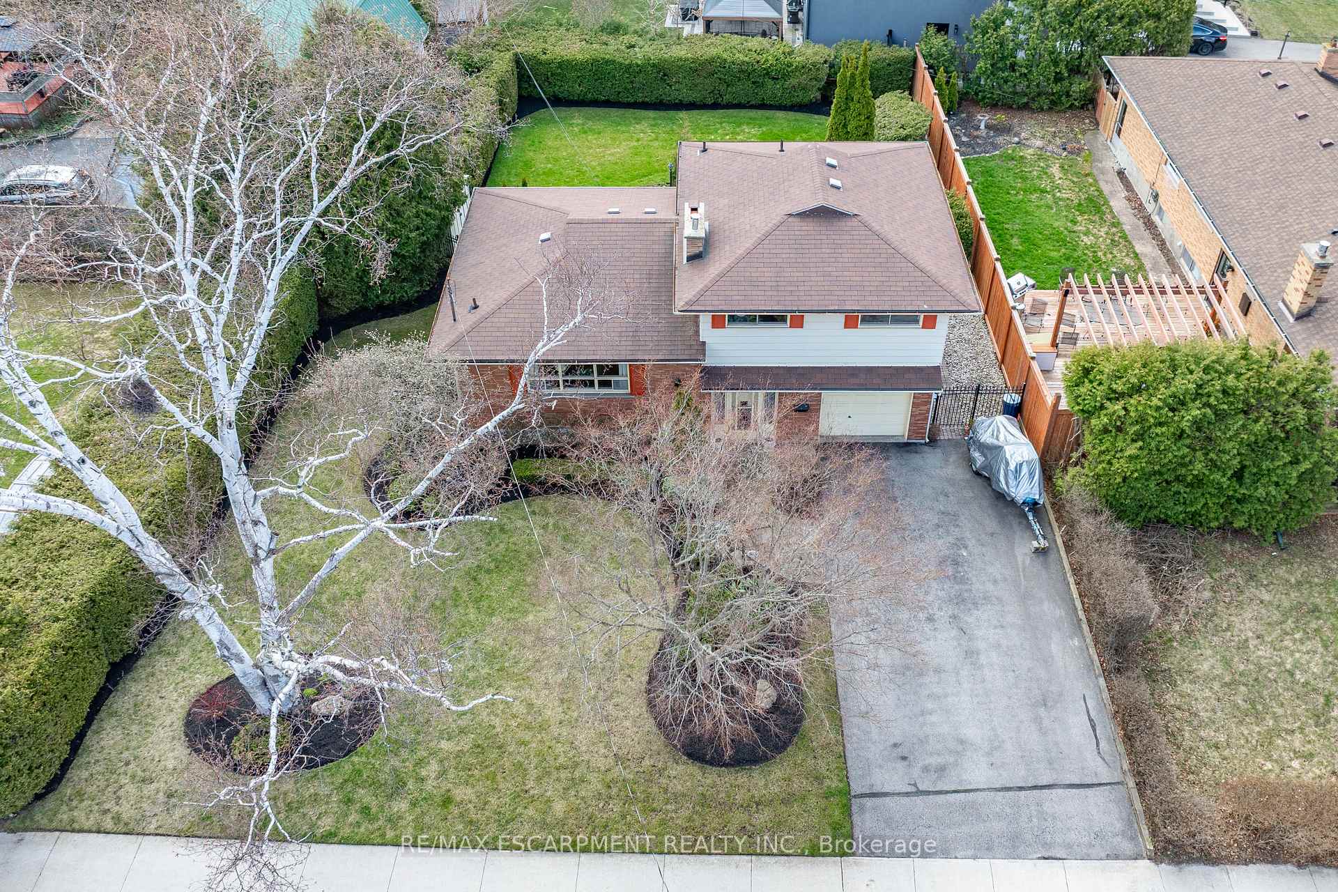 Photo 37 of 363 East Side Crescent, Burlington, Brant — HOMEH