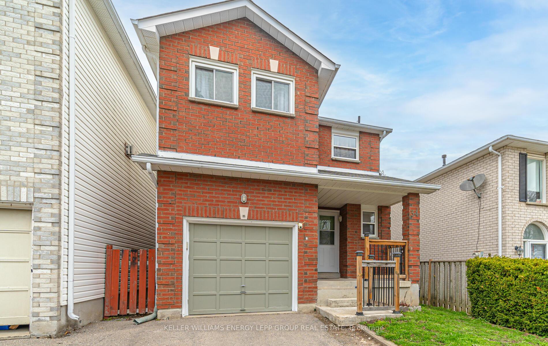 Photo 2 of 34 Marchwood Crescent, Clarington, Bowmanville — HOMEH