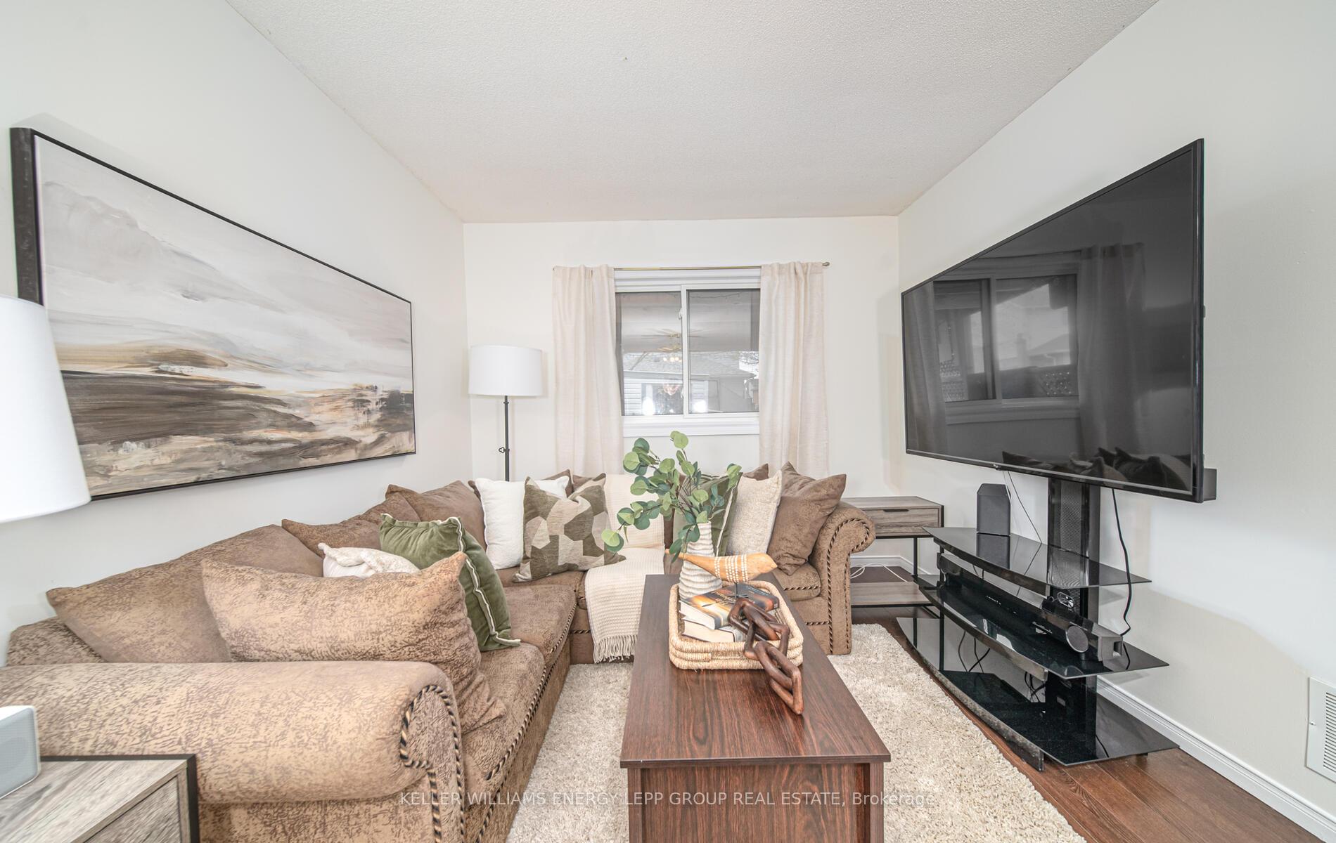 Photo 11 of 34 Marchwood Crescent, Clarington, Bowmanville — HOMEH
