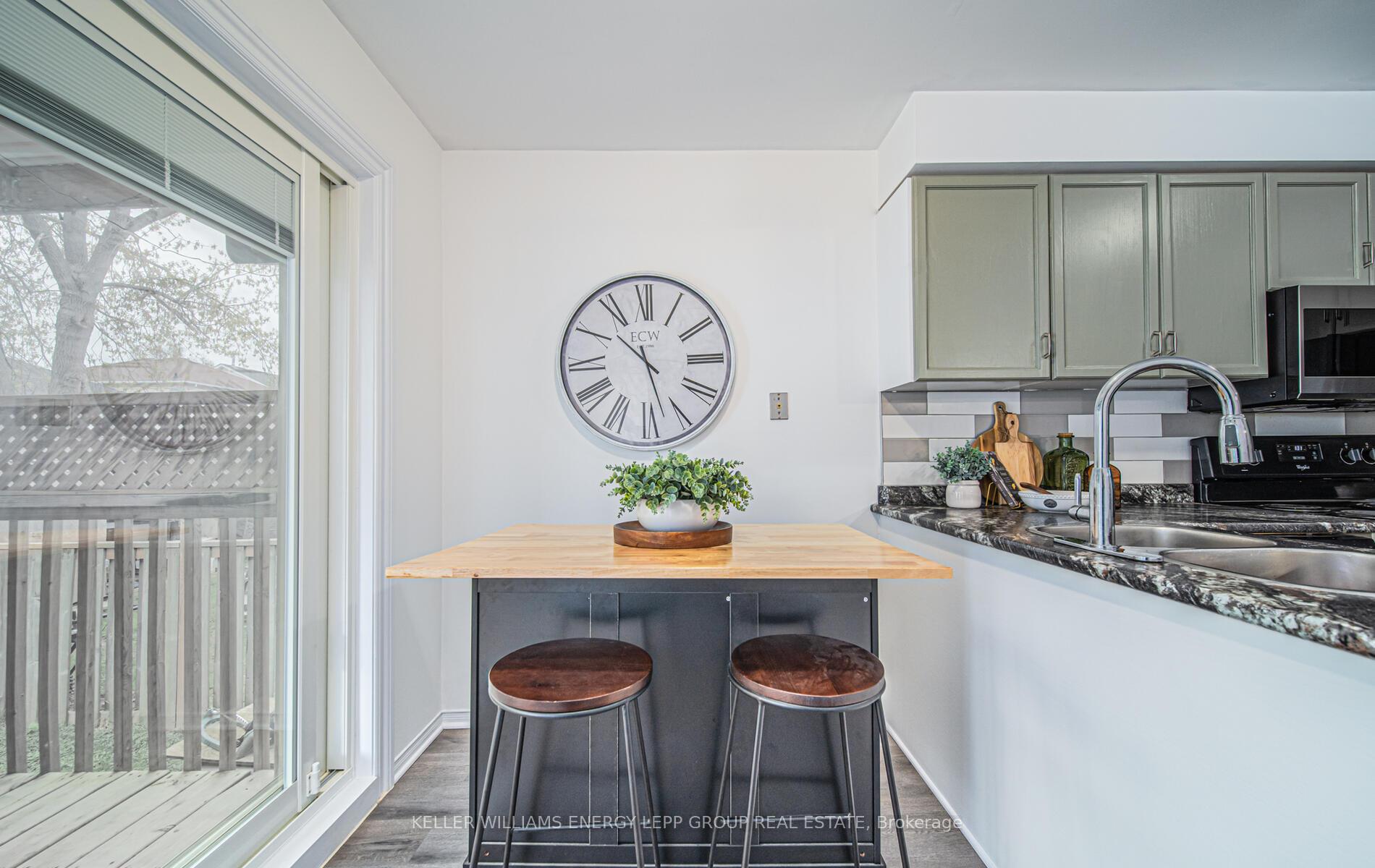 Photo 14 of 34 Marchwood Crescent, Clarington, Bowmanville — HOMEH