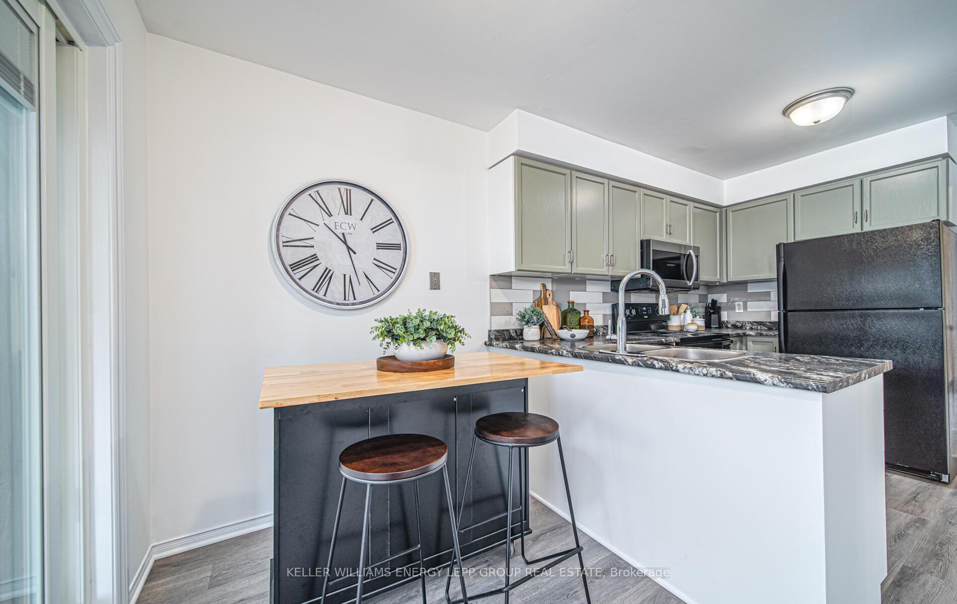 Photo 15 of 34 Marchwood Crescent, Clarington, Bowmanville — HOMEH