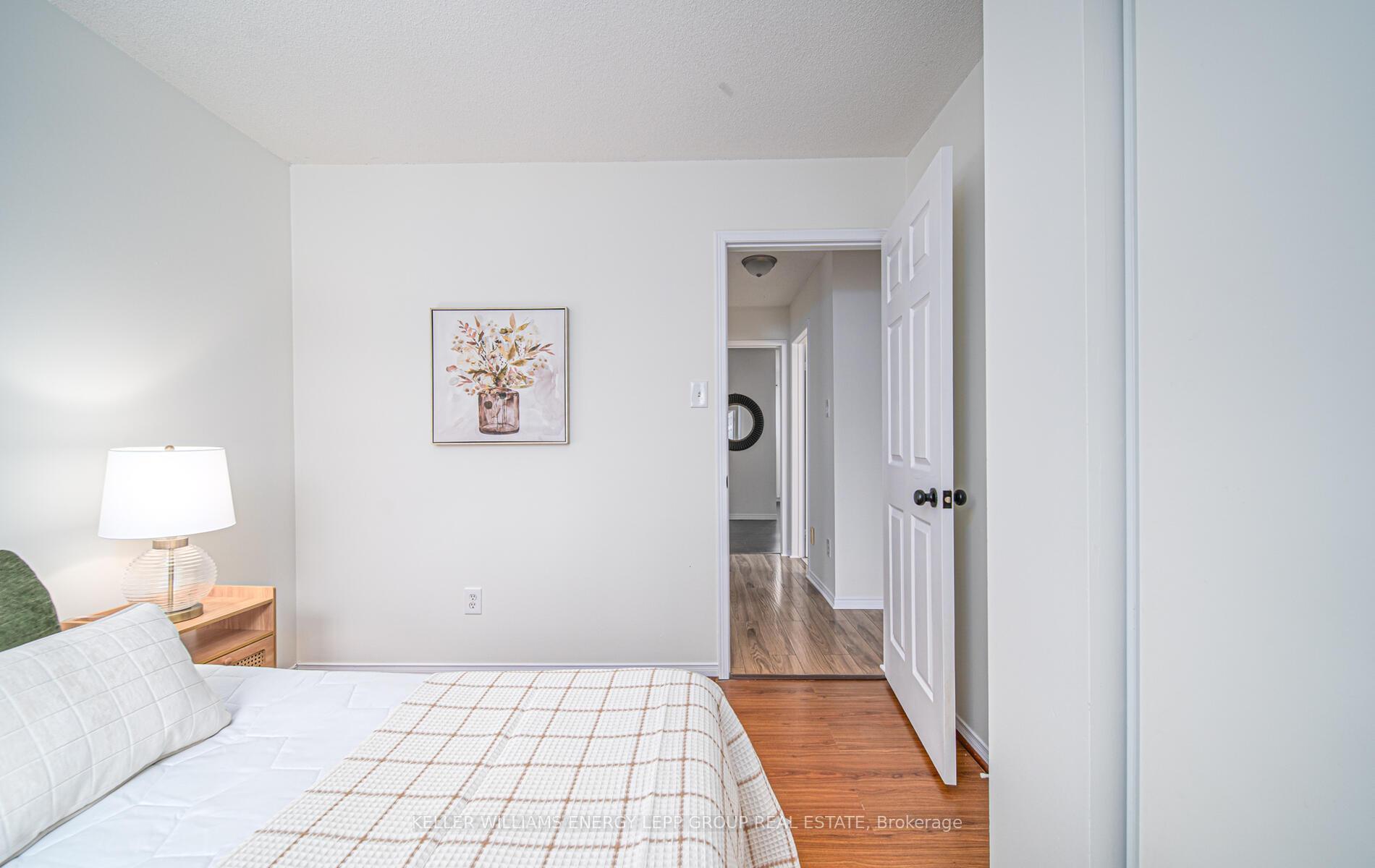 Photo 18 of 34 Marchwood Crescent, Clarington, Bowmanville — HOMEH