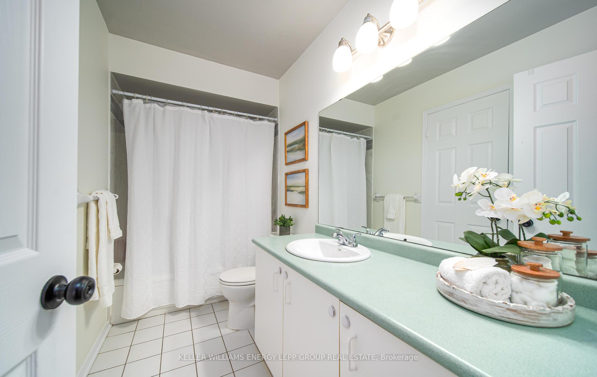 Photo 21 of 34 Marchwood Crescent, Clarington, Bowmanville — HOMEH