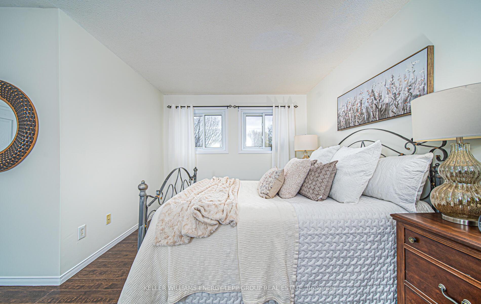 Photo 23 of 34 Marchwood Crescent, Clarington, Bowmanville — HOMEH