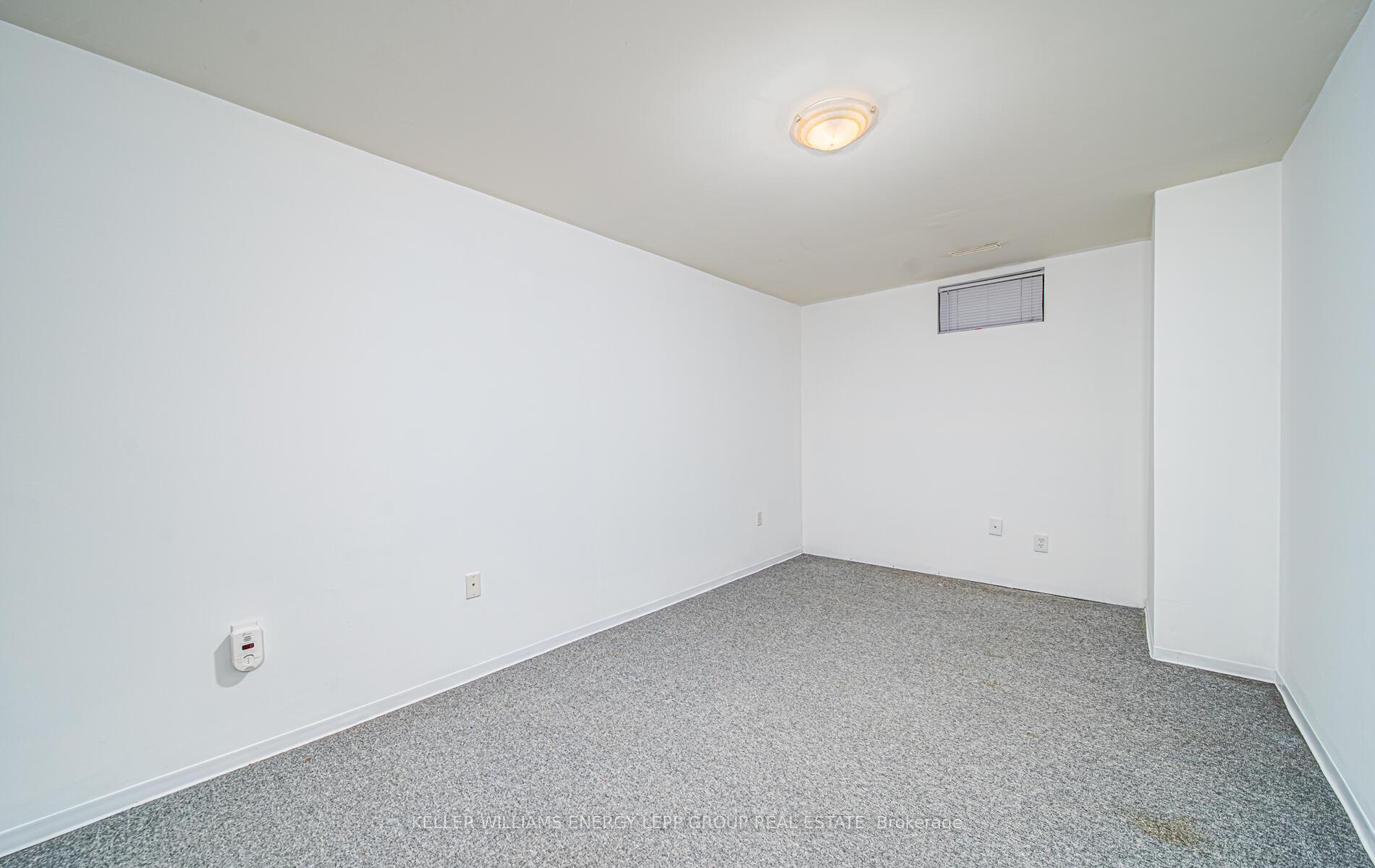Photo 25 of 34 Marchwood Crescent, Clarington, Bowmanville — HOMEH