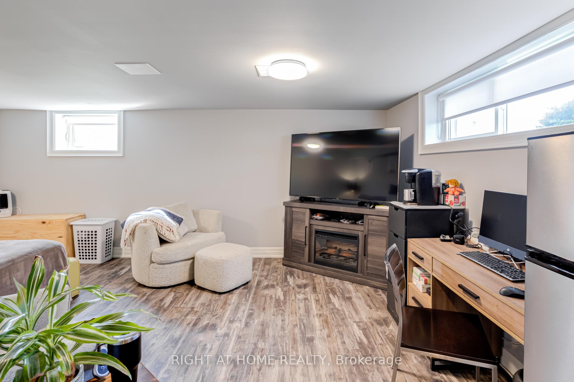 Photo 19 of 43 Sherwood Crescent, Brampton, Northwood Park — HOMEH