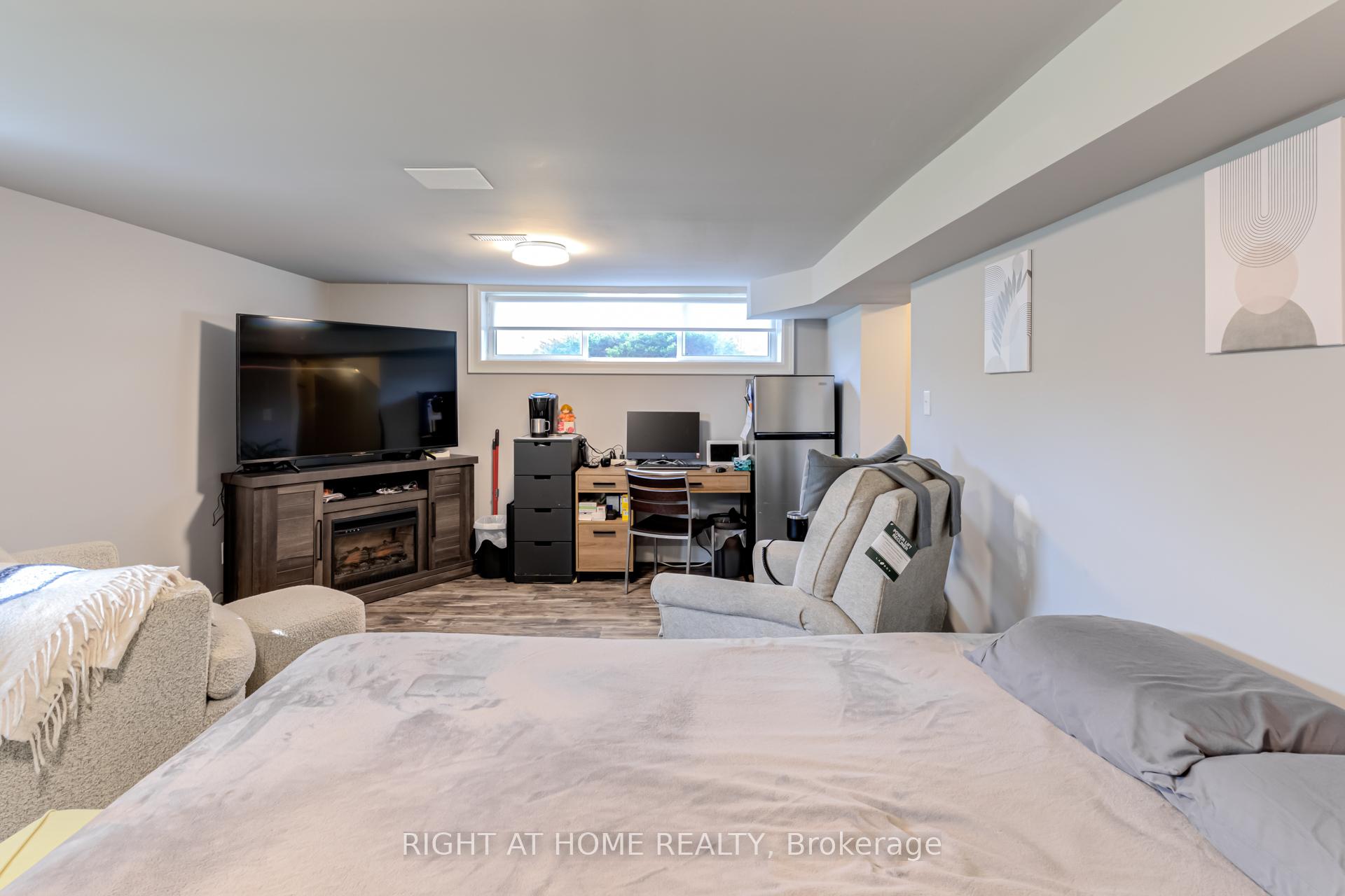 Photo 21 of 43 Sherwood Crescent, Brampton, Northwood Park — HOMEH