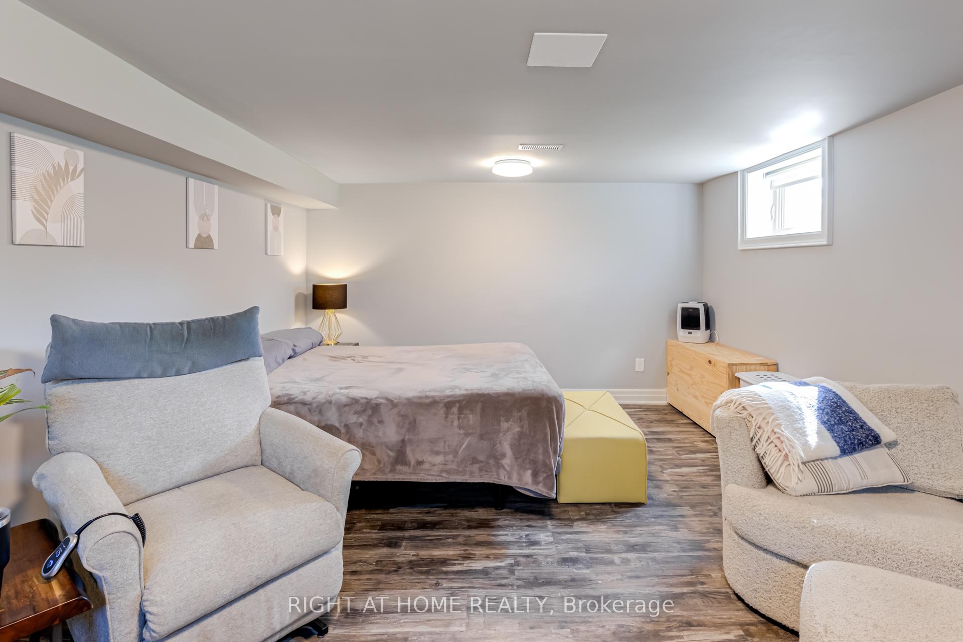 Photo 22 of 43 Sherwood Crescent, Brampton, Northwood Park — HOMEH