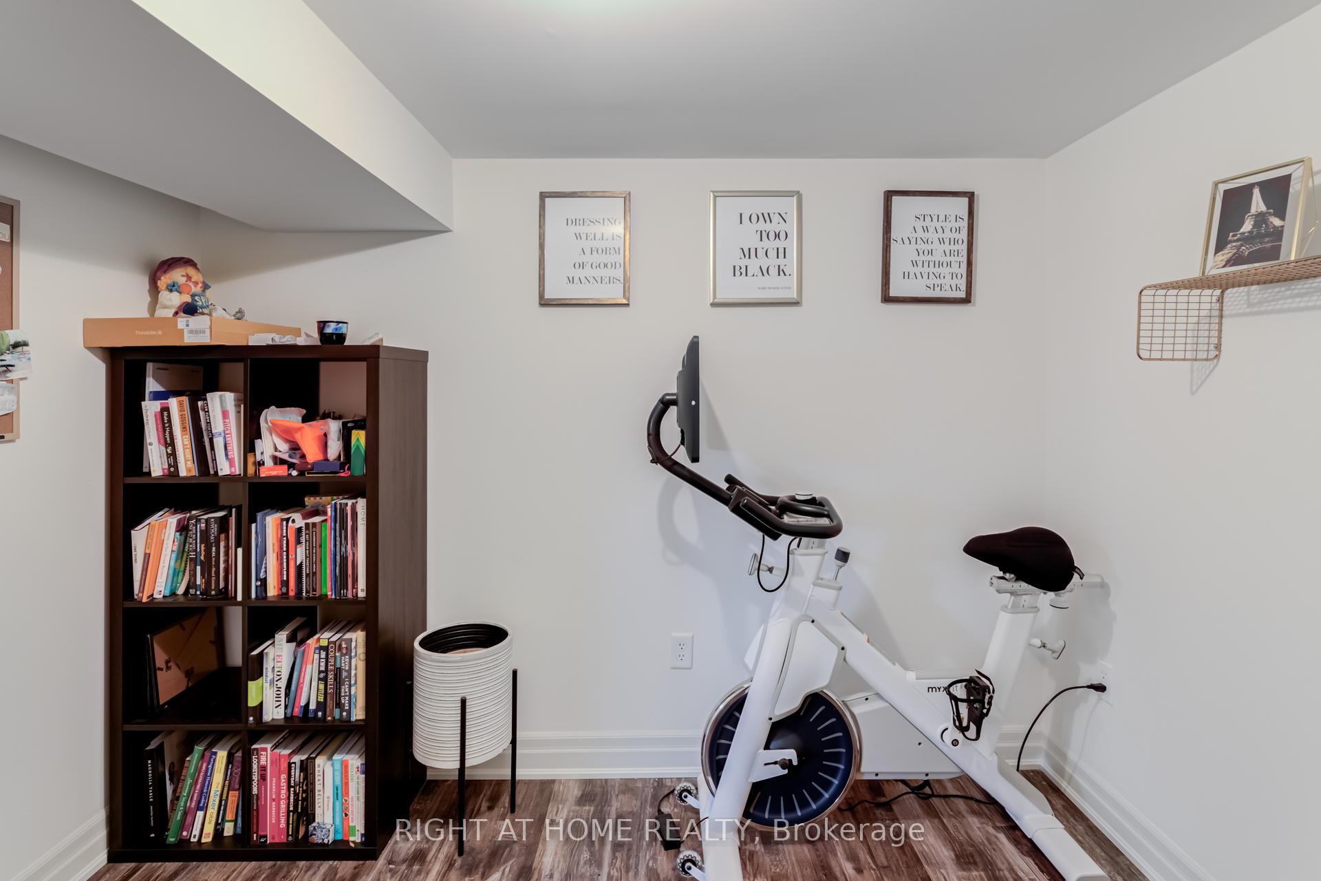 Photo 23 of 43 Sherwood Crescent, Brampton, Northwood Park — HOMEH