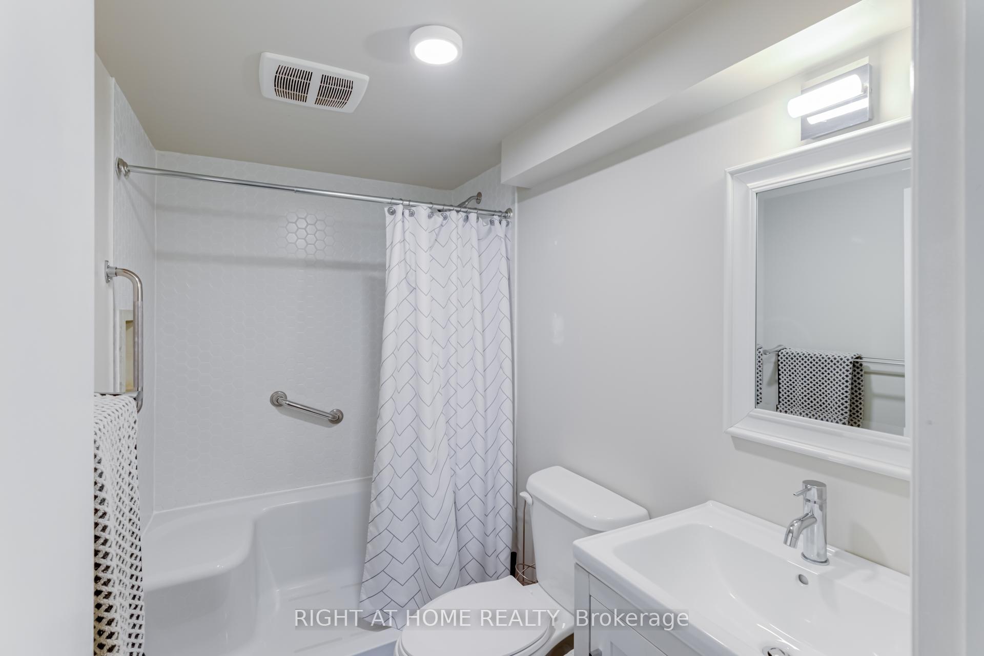 Photo 25 of 43 Sherwood Crescent, Brampton, Northwood Park — HOMEH