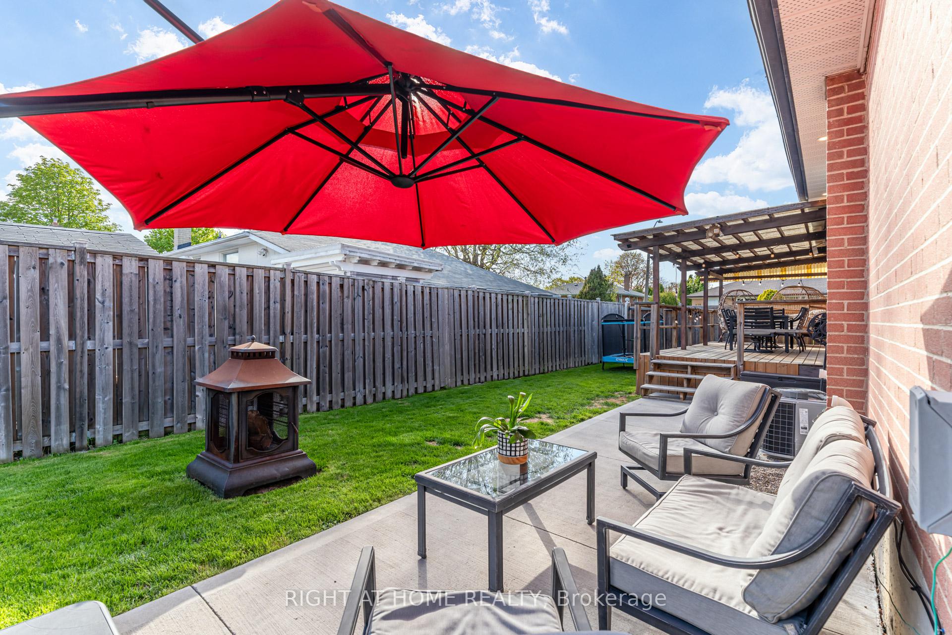 Photo 26 of 43 Sherwood Crescent, Brampton, Northwood Park — HOMEH