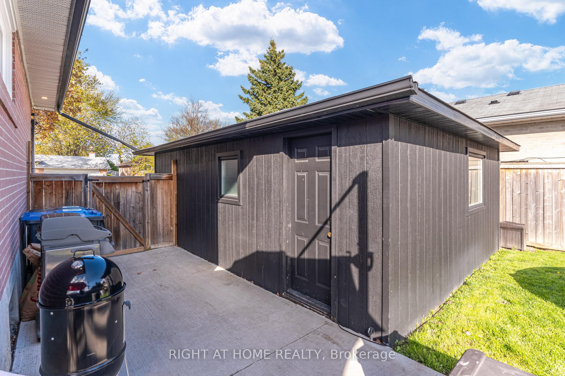 Photo 31 of 43 Sherwood Crescent, Brampton, Northwood Park — HOMEH