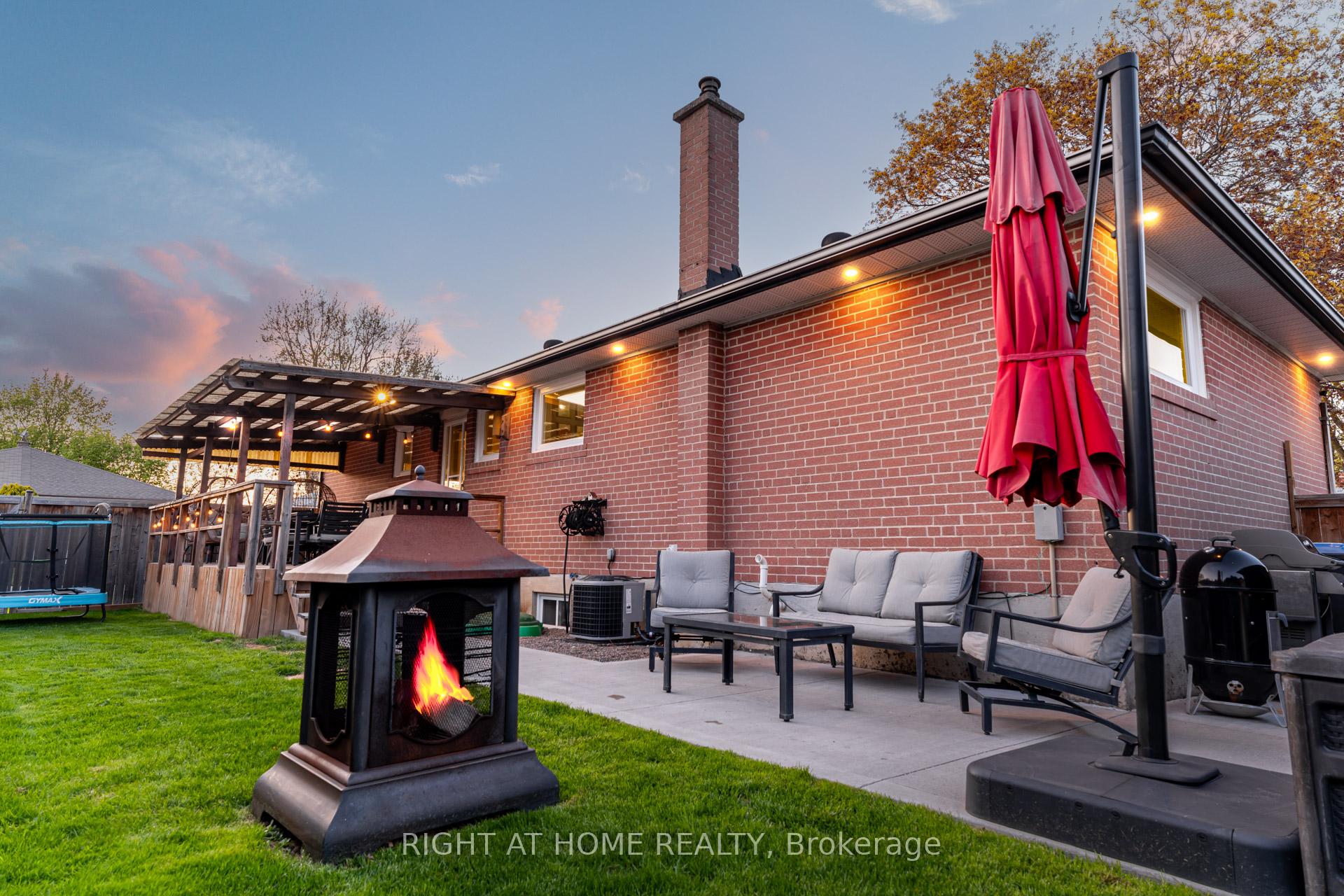 Photo 35 of 43 Sherwood Crescent, Brampton, Northwood Park — HOMEH