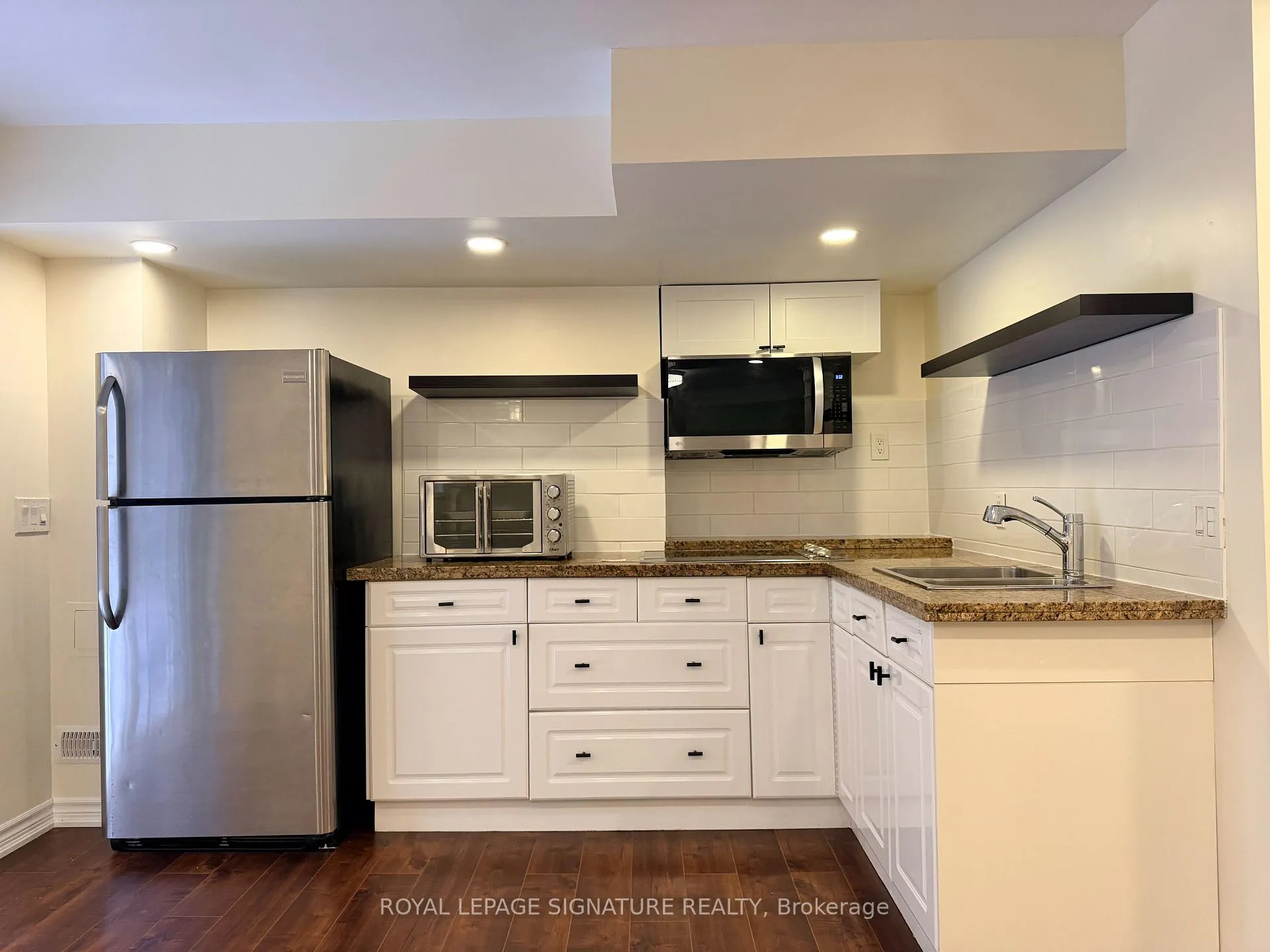 Photo 6 of Unit Lower, 331 Spruce Grove Crescent, Newmarket, Woodland Hill — HOMEH