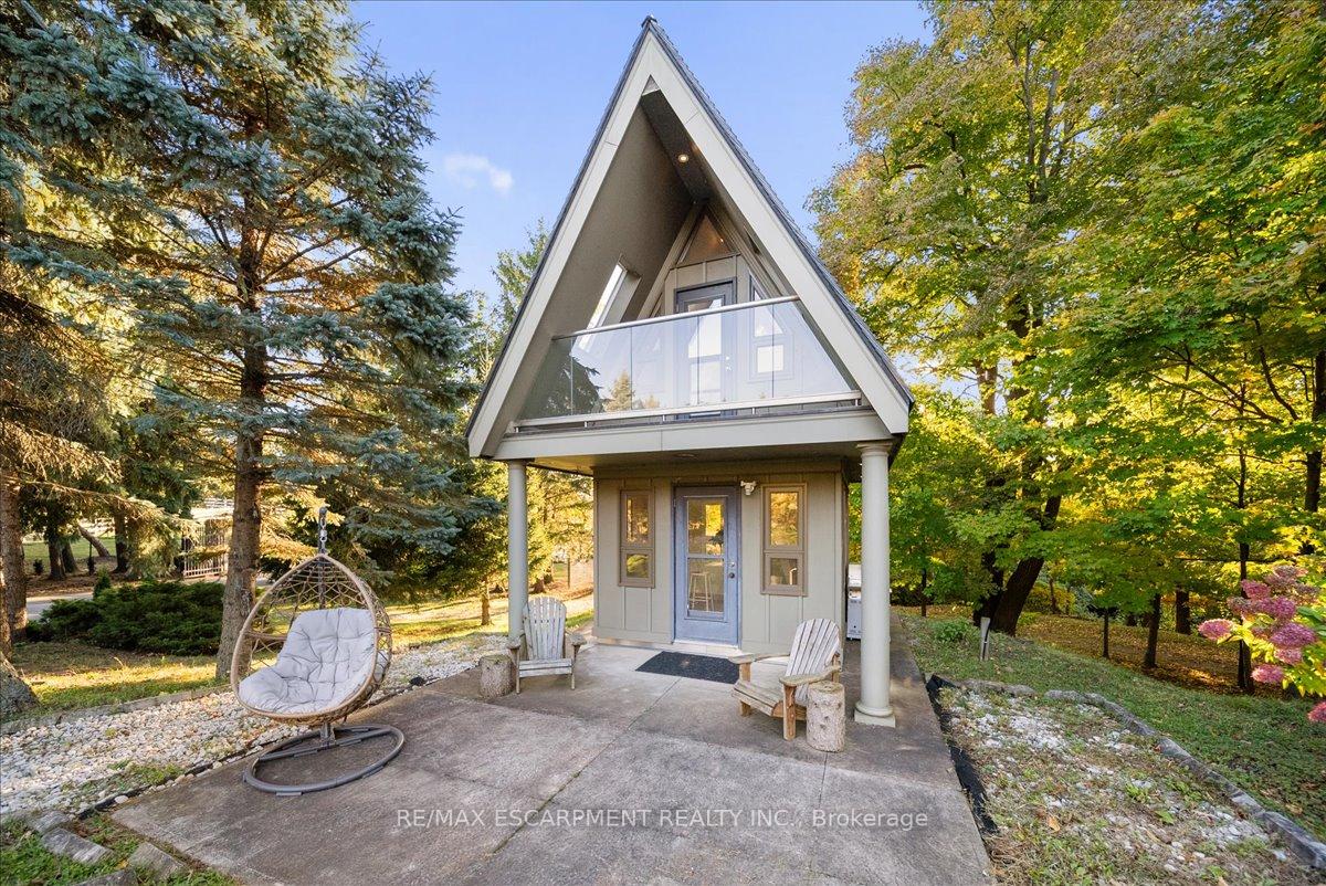 Photo 39 of 90 Ridge Road W, Grimsby, Grimsby Escarpment — HOMEH