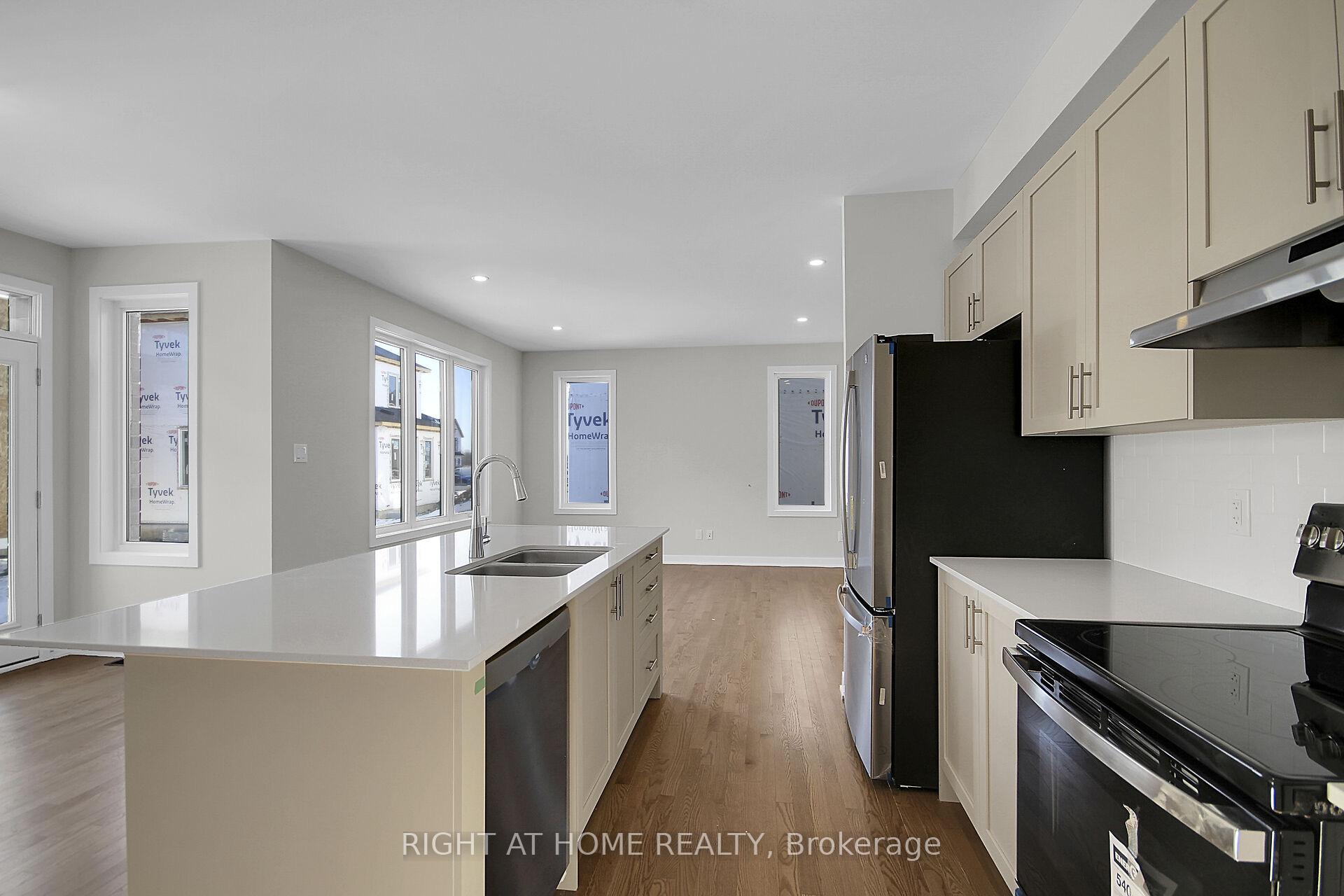 Photo 11 of 169 Conservancy Drive, Ottawa, Barrhaven - Heritage Park — HOMEH